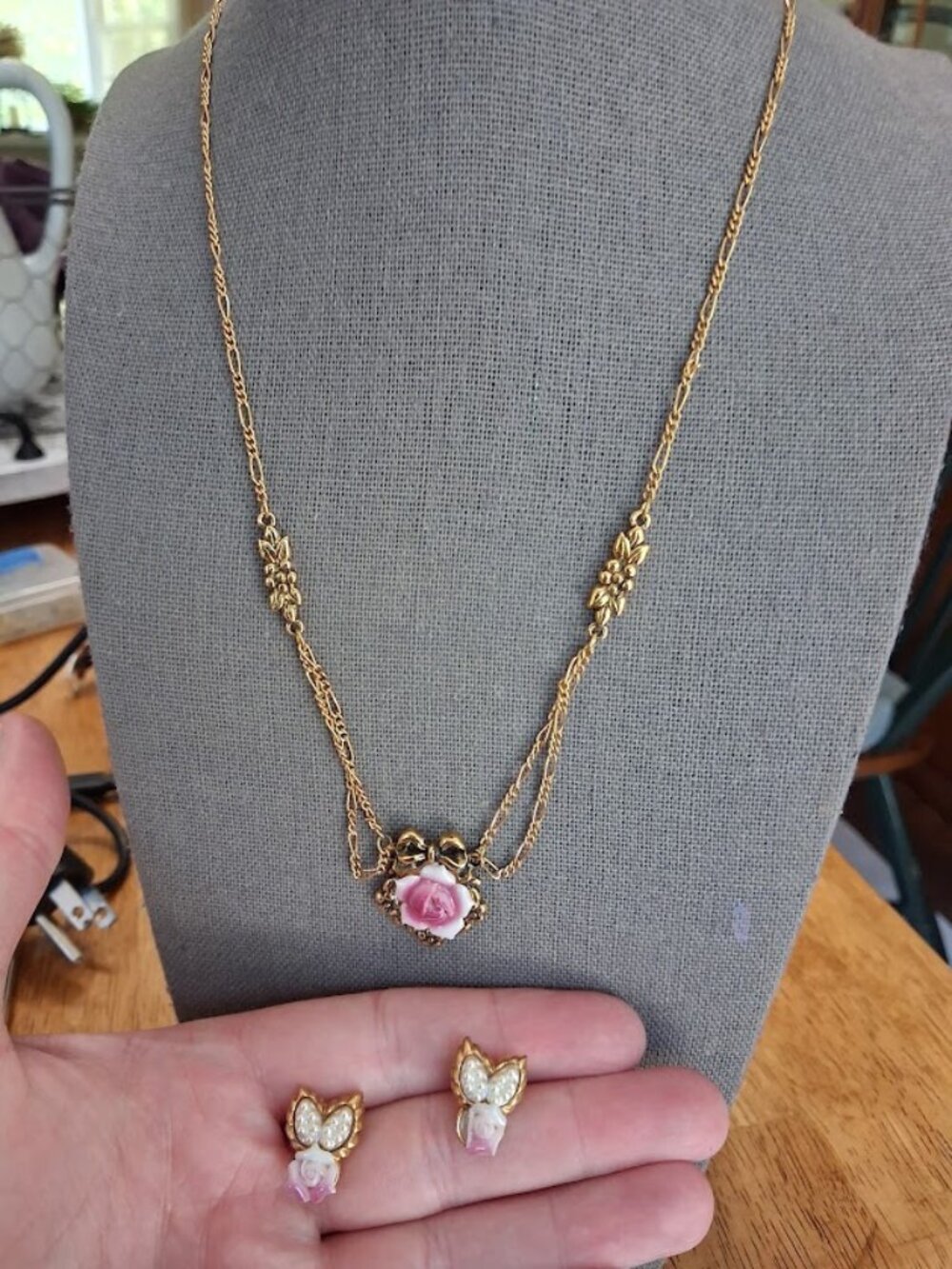 Floral style Avon jewelry set